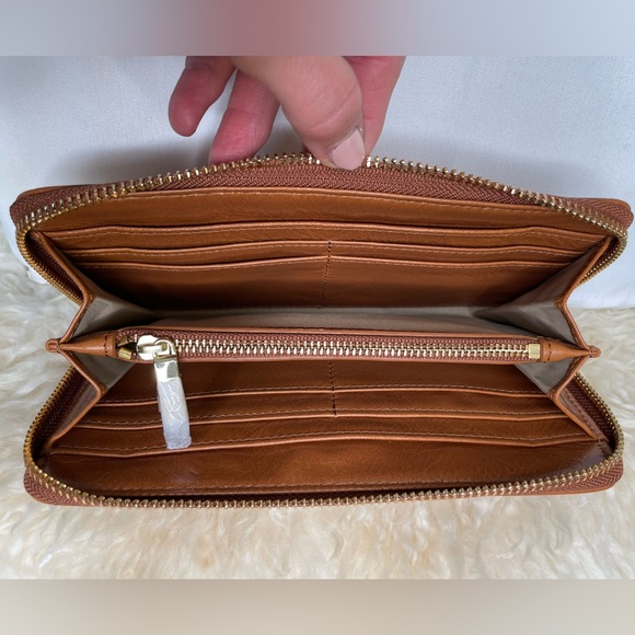 Tory Burch Dena Zip Continental Clutch Wallet - Picture 3 of 5